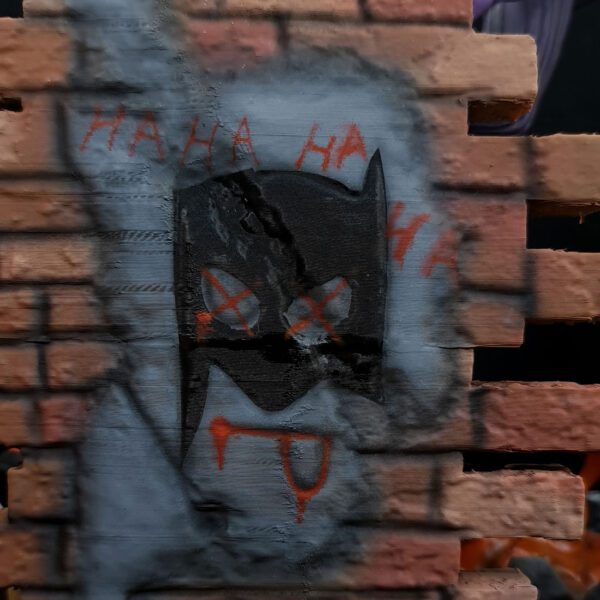 Figura Premiun Batman contra Joker detalle grafiti