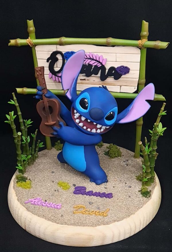 Figura de Stitch personalizada con base decorativa