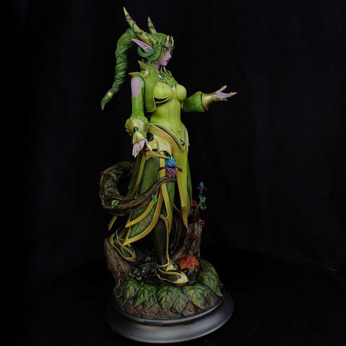Figura-de-Ysera-del-Sueño-Esmeralda-en-forma-élfica-5
